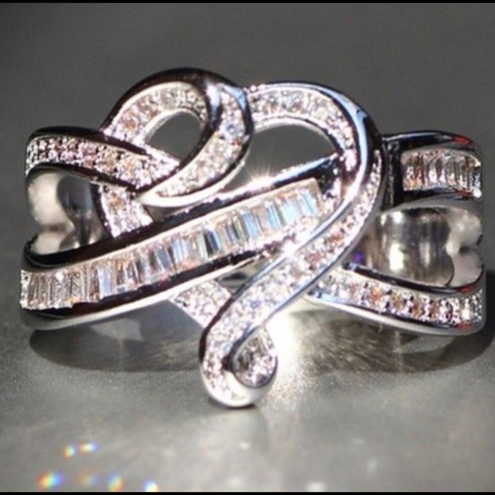 Stunning heart & Cz ring